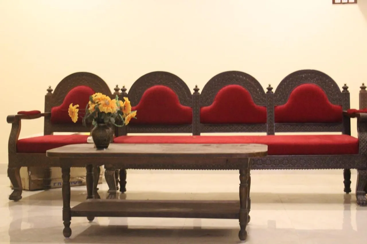 Hotel Ambay Palace Udaipur 2*,