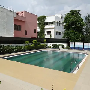 Golden Tulip *** Udaipur
